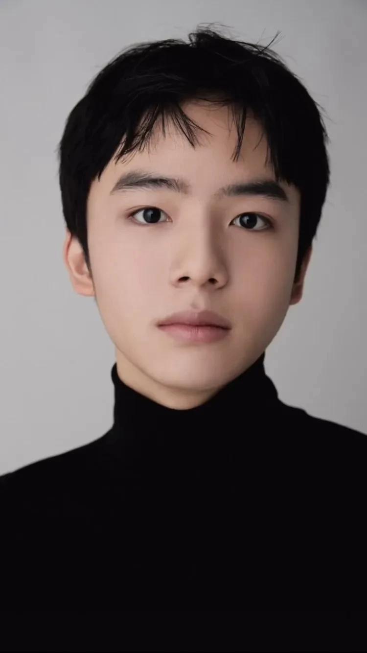 moon woo jin es un mafioso es tu enemigo y es un acosador sexual, pero le gusta  thumbnail
