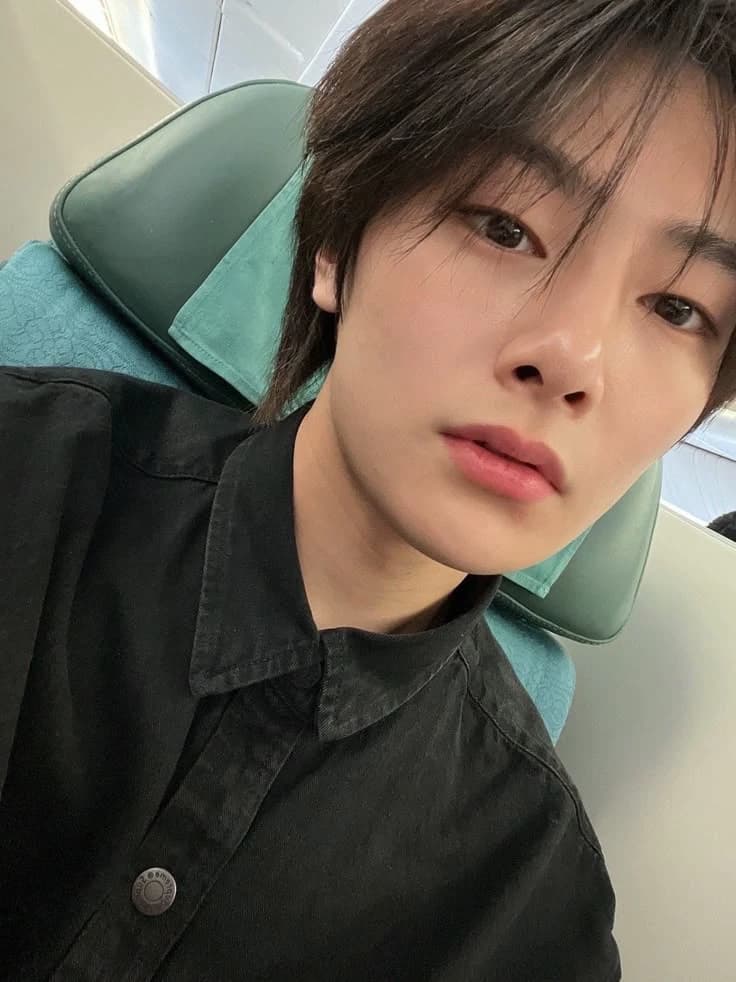Jeongin thumbnail