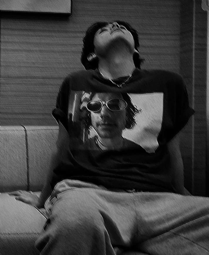 Kim Taehyung  thumbnail