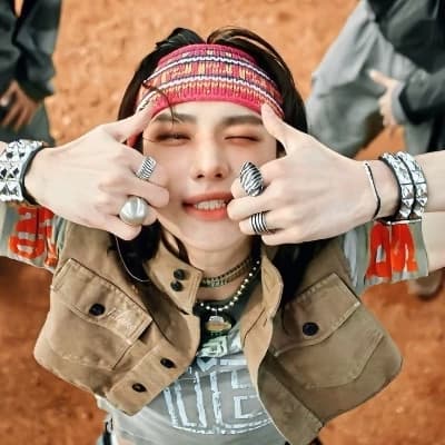 Hwang Hyunjin thumbnail