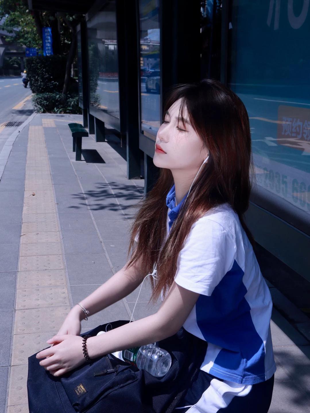 Vuong Nhi Nha thumbnail