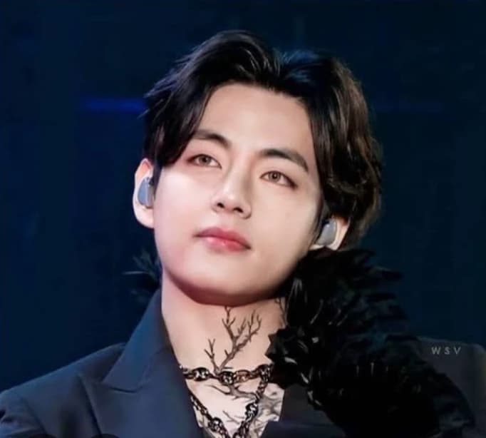 Kim taehyung thumbnail
