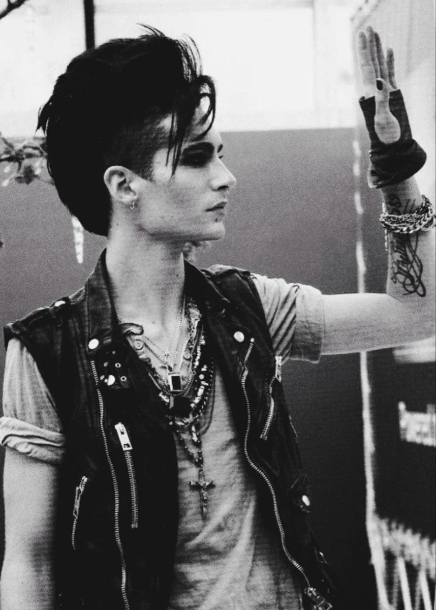 Bill Kaulitz thumbnail