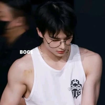 Hyunjin thumbnail