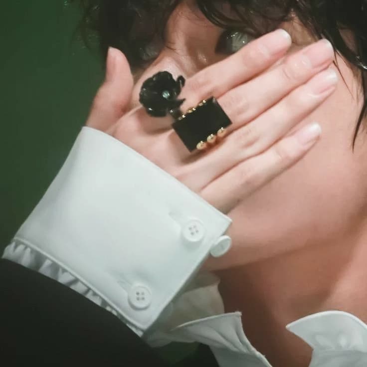 Kim Taehyung thumbnail