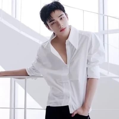 Hwang Hyunjin thumbnail