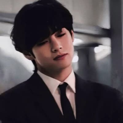 Kim Taehyung (V) thumbnail