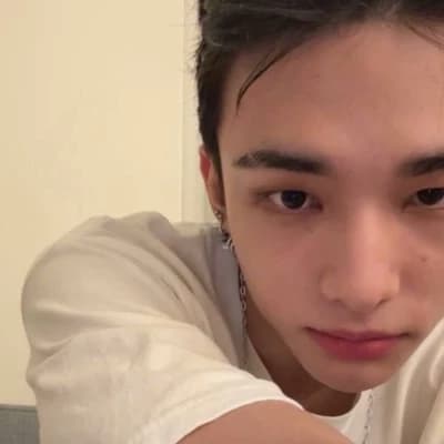 Hwang Hyunjin thumbnail