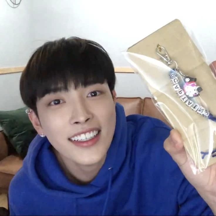 Hongjoong thumbnail