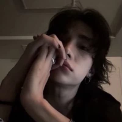 Hwang Hyunjin thumbnail