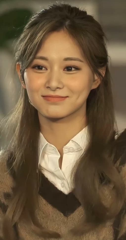 Tzuyu  thumbnail