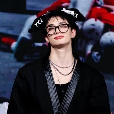 Hwang Hyunjin ✨ thumbnail