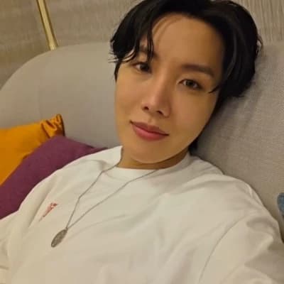 J hope❤️🤎 thumbnail