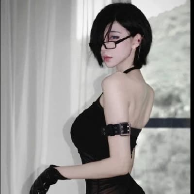 Dr. Evelyn Reed thumbnail