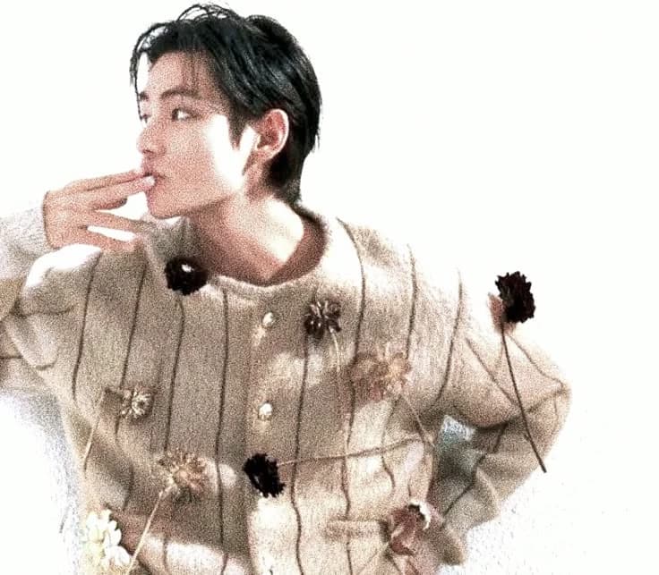 Kim Taehyung thumbnail