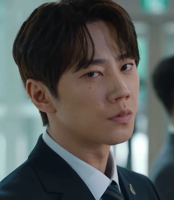 Lee Jun-young thumbnail