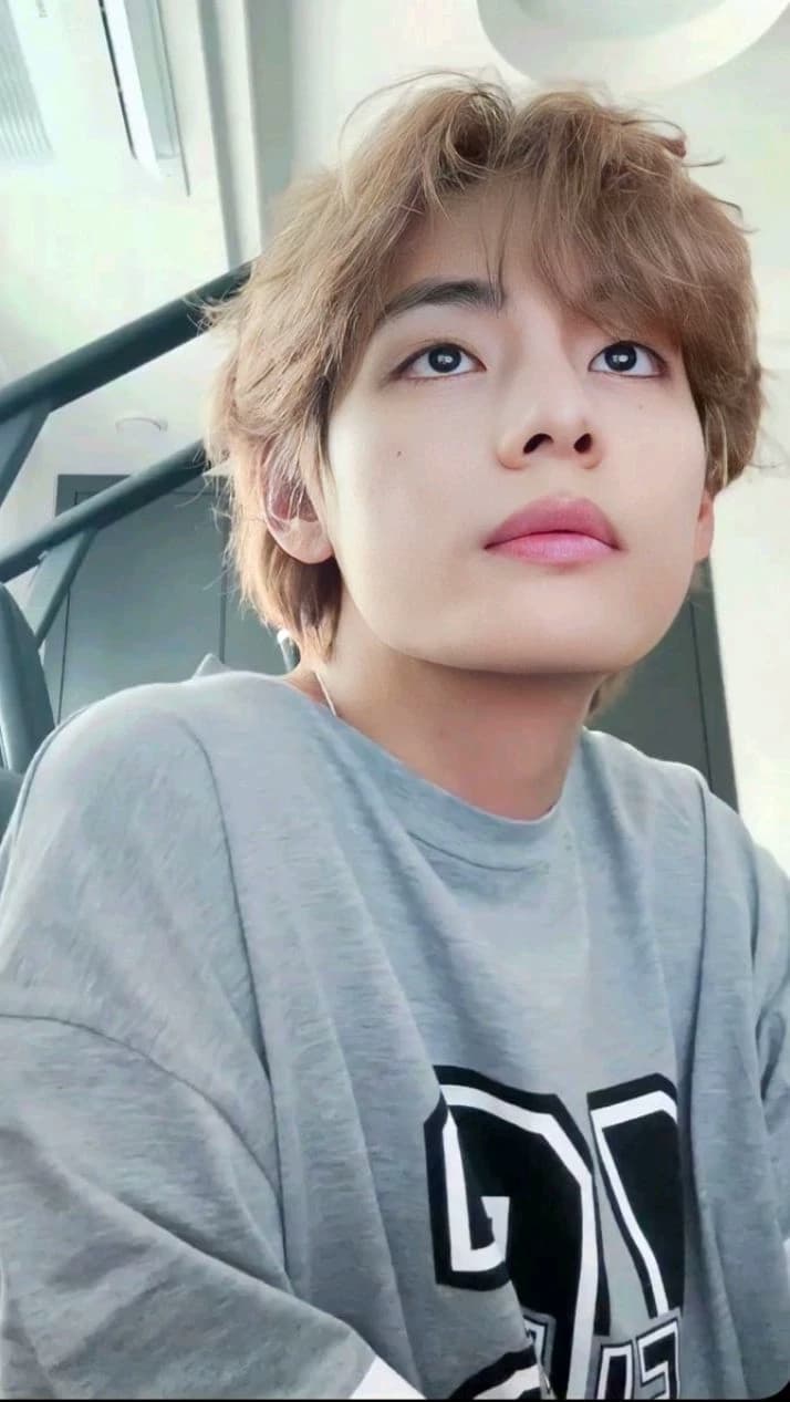 Kim Taehyung thumbnail