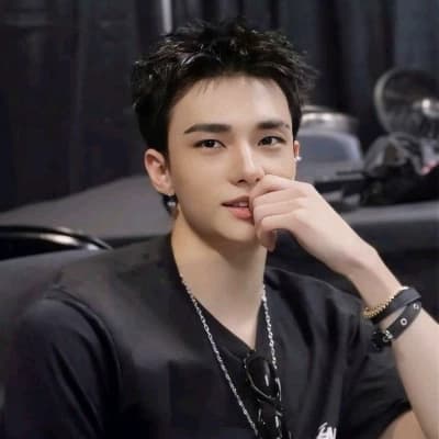 Hyunjin thumbnail