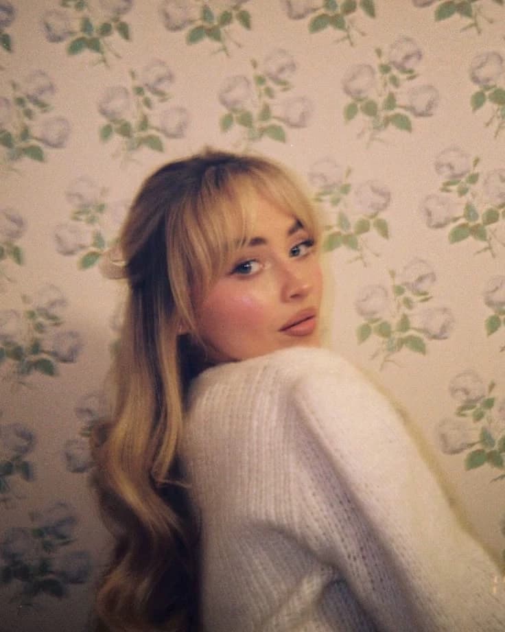 Sabrina Carpenter 💕 thumbnail