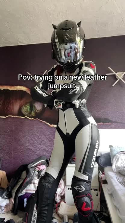 Moto girl thumbnail