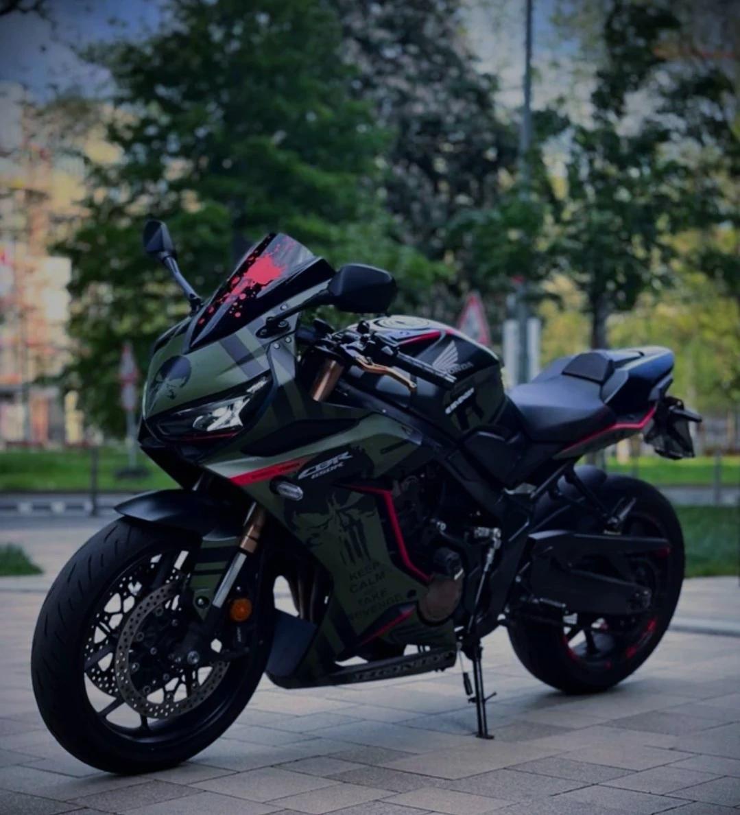Biker - Parking Lot thumbnail