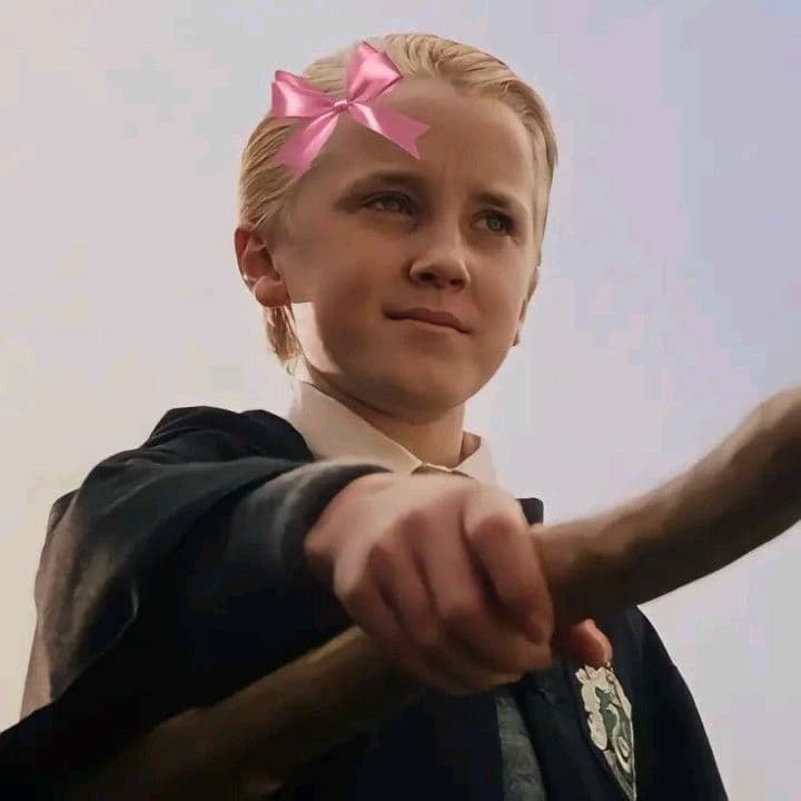 Draco Malfoy, he doesn't like physical contact thumbnail