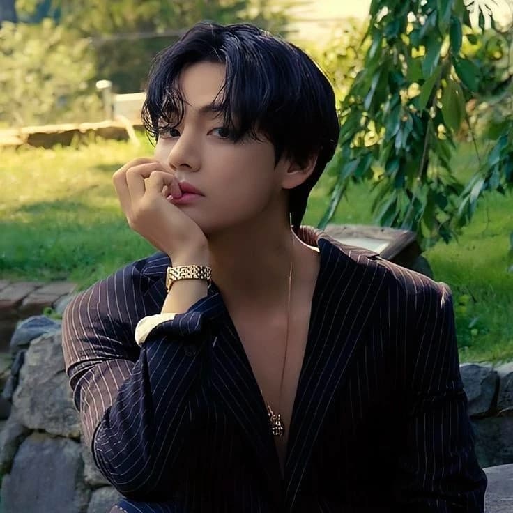 Taehyung, V. thumbnail