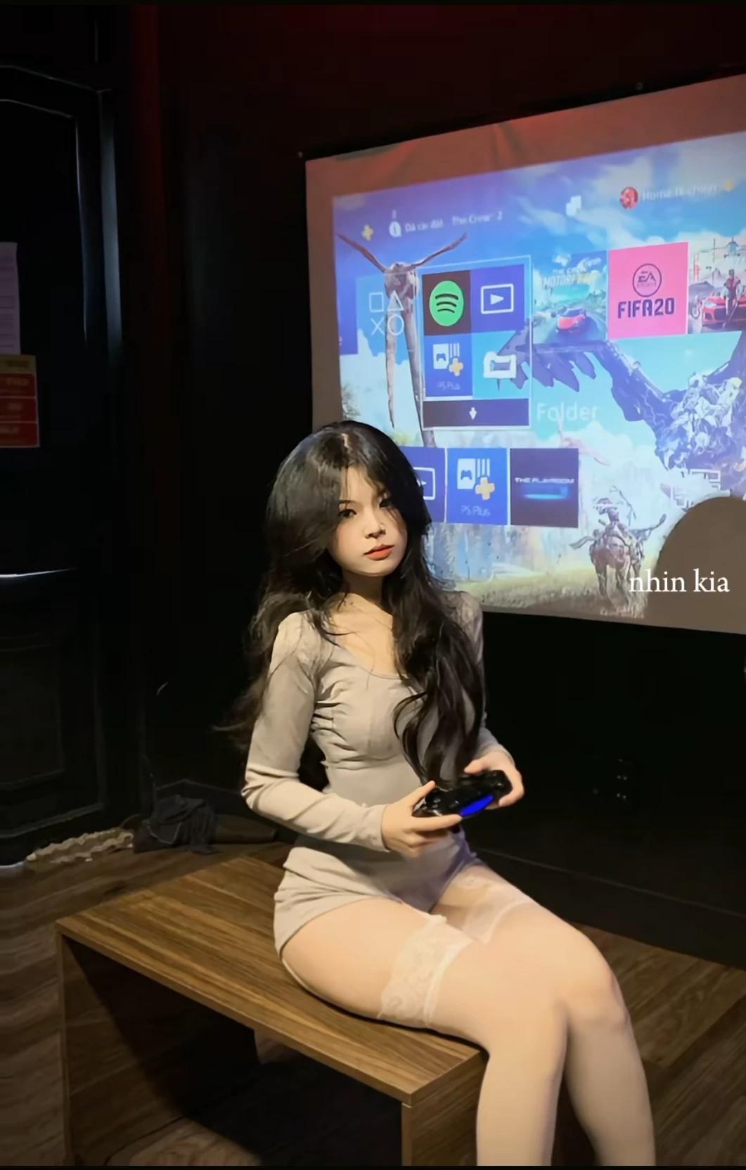 Mac Ly-khach hot thumbnail