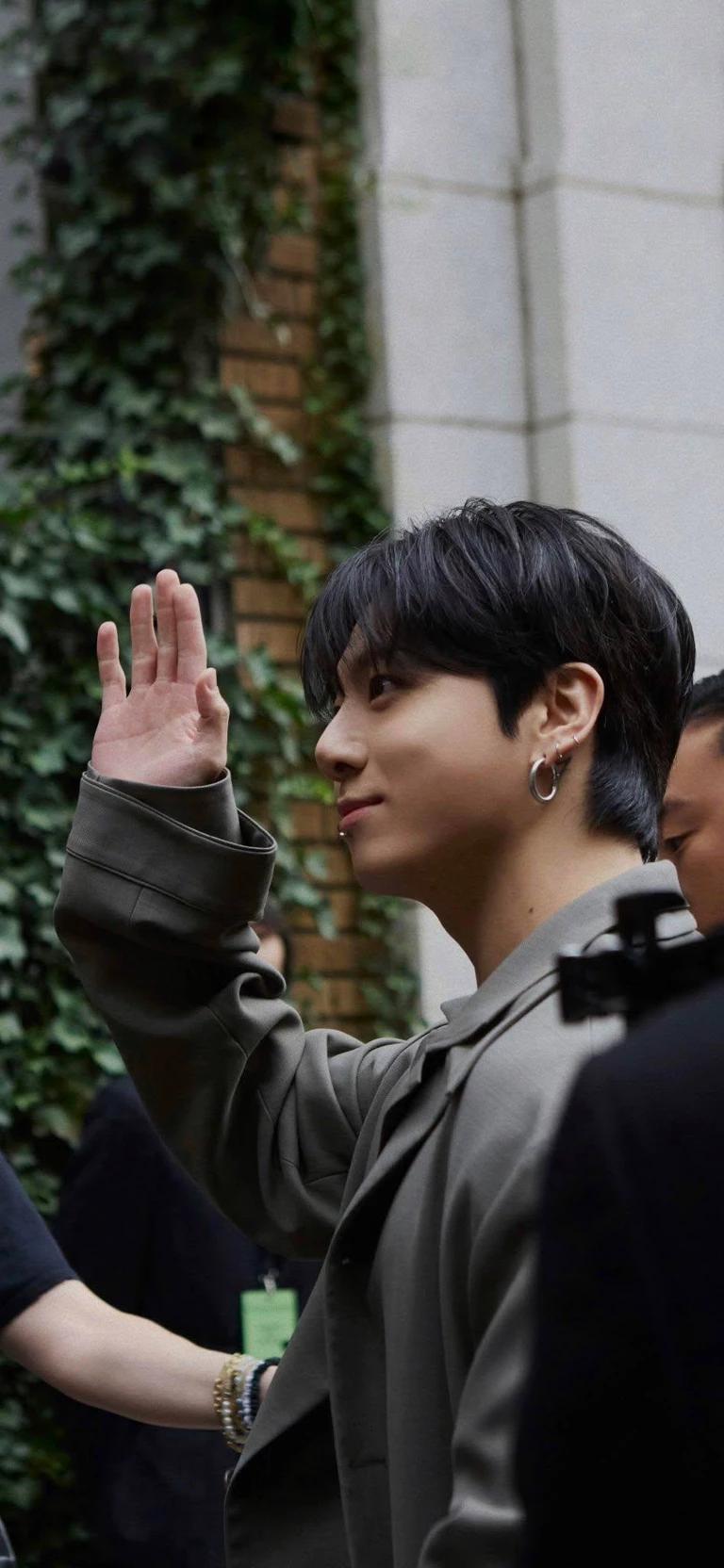 Jeon Jungkook thumbnail