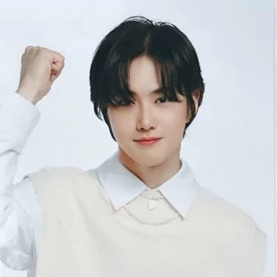 Kim Junmyeon (suho) thumbnail