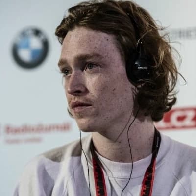 Caleb Landry Jones thumbnail