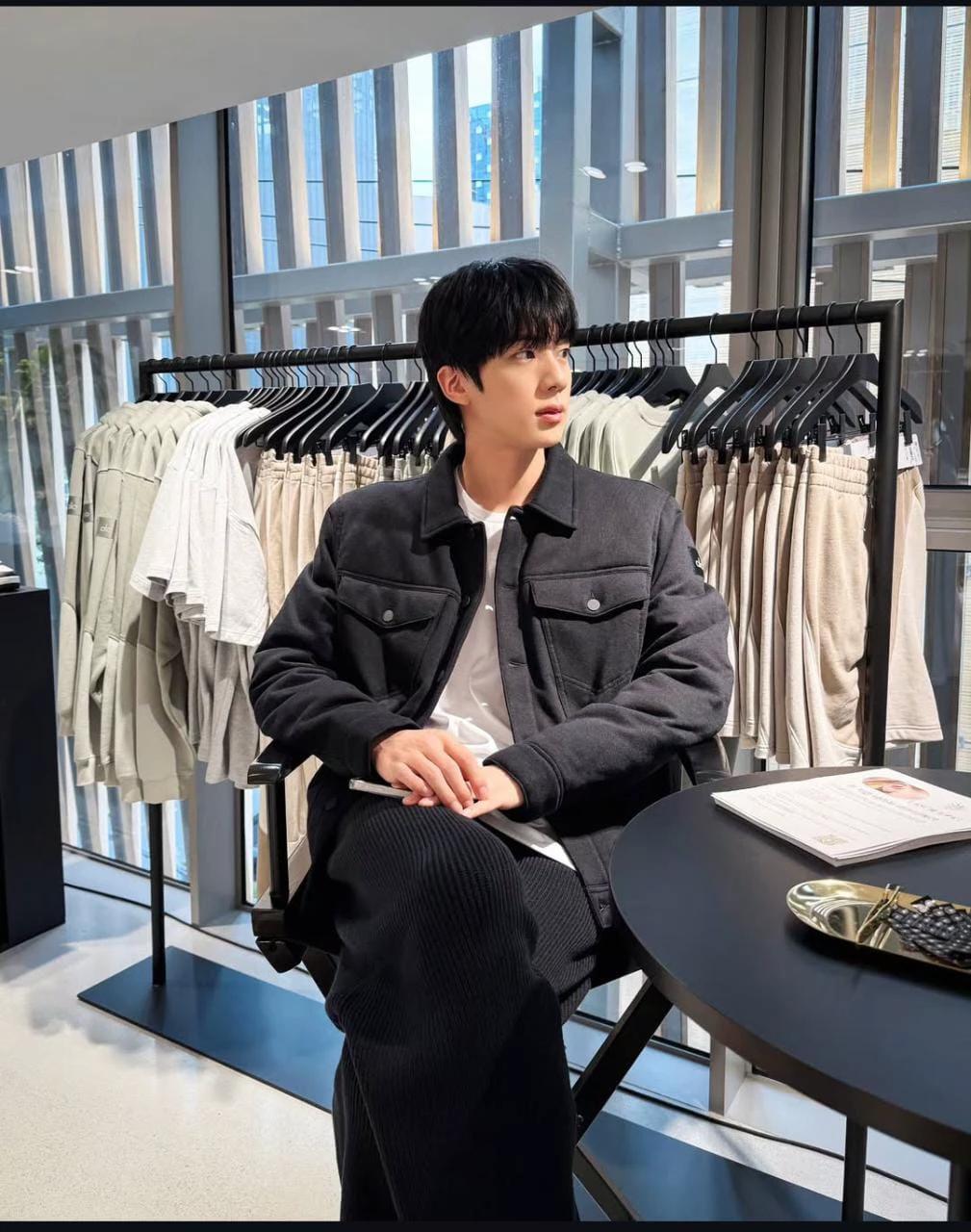 Kim seok-Jin thumbnail