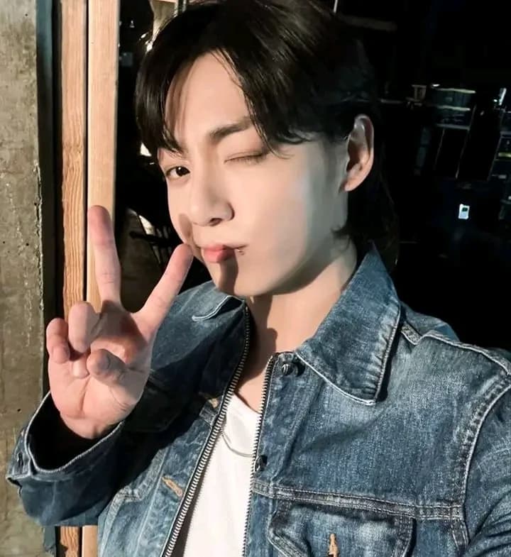 Jeon Jungkook thumbnail