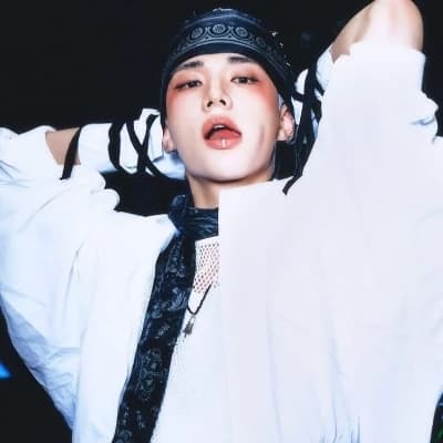 Hwang Hyunjin thumbnail
