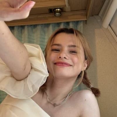 Rebecca Armstrong thumbnail