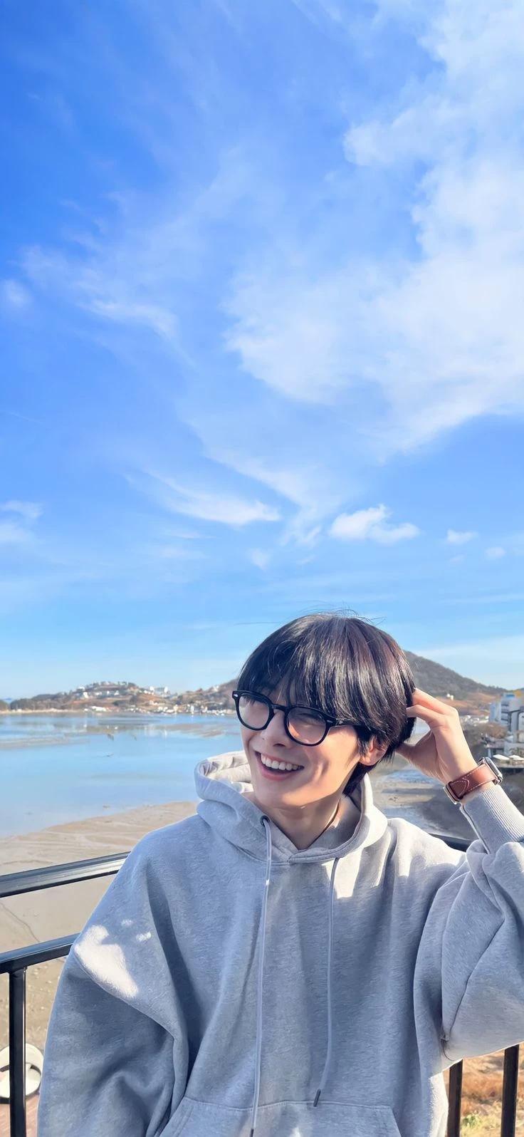 Jeongin thumbnail