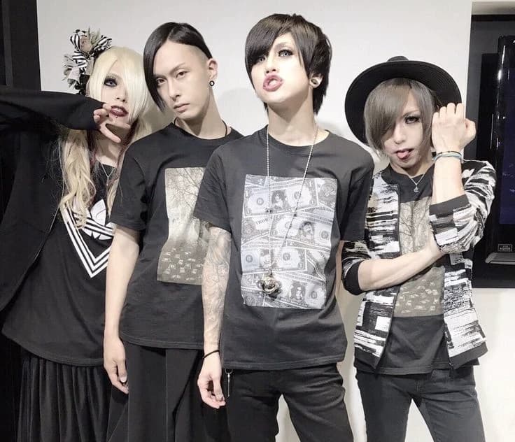 Yoshiatsu , Takashi, Tomo,Ryohei thumbnail