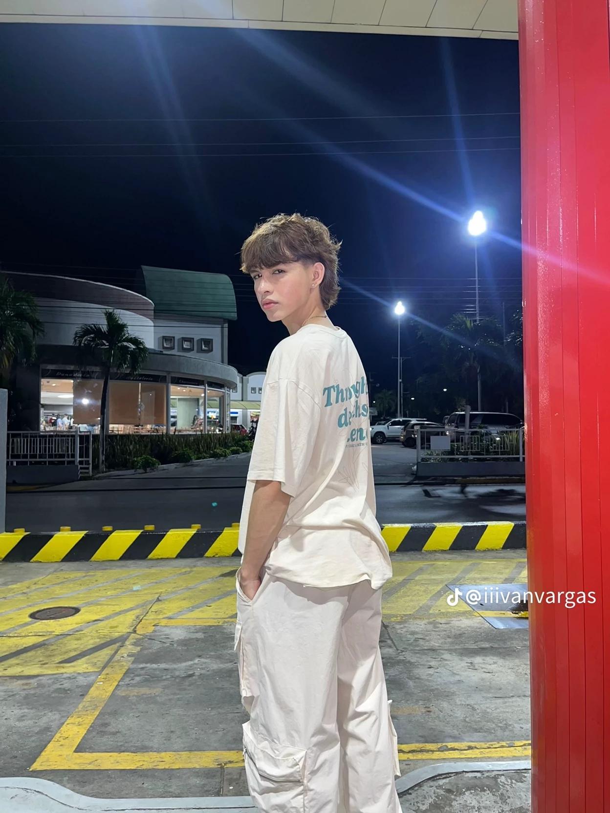 Iván (your ex -boyfriend is in your classroom) thumbnail