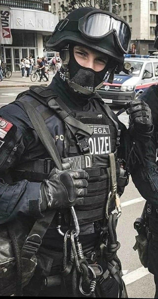 Jon, the police who are obsessed with you. thumbnail