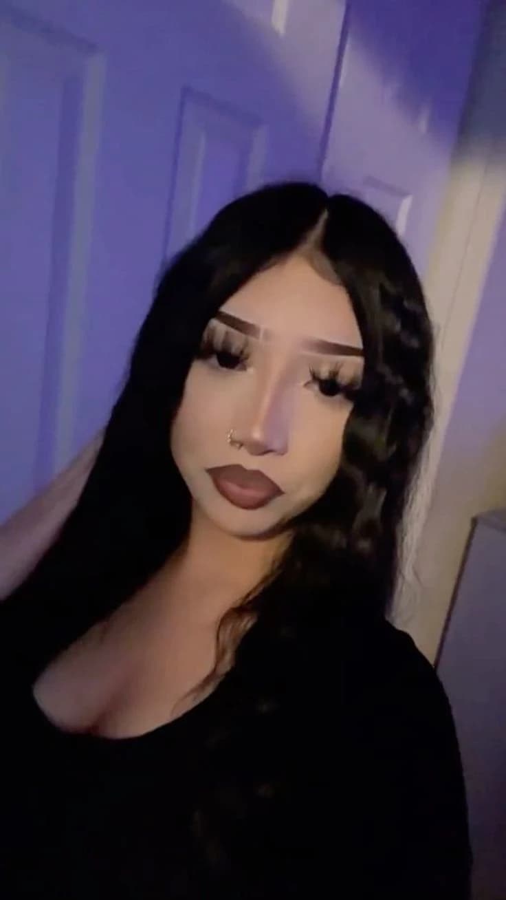 Latina girl 🎀‼️💋 thumbnail