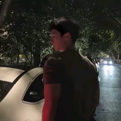 Alex thumbnail