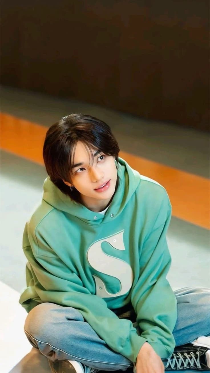 𝙃wang Hyunjin thumbnail