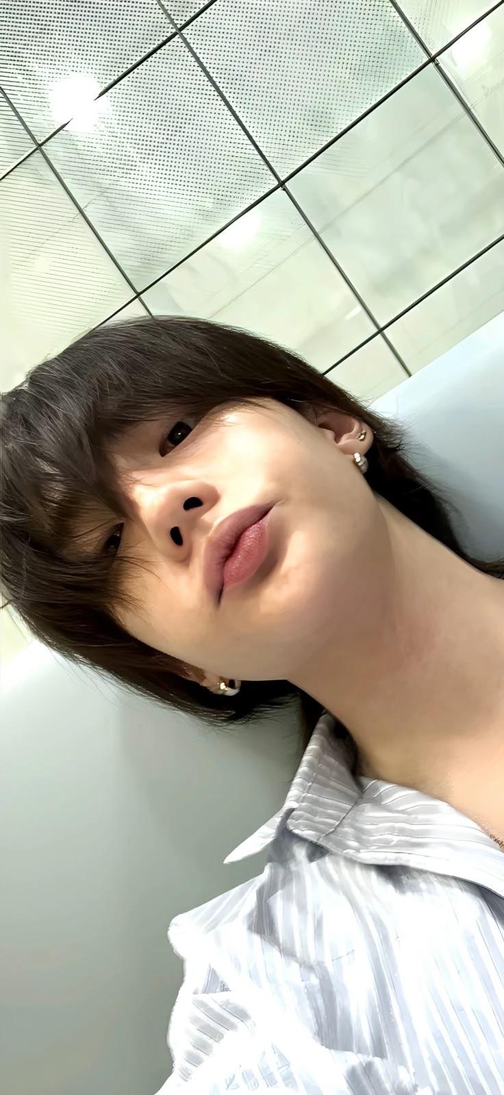 Hwang hyunjin thumbnail