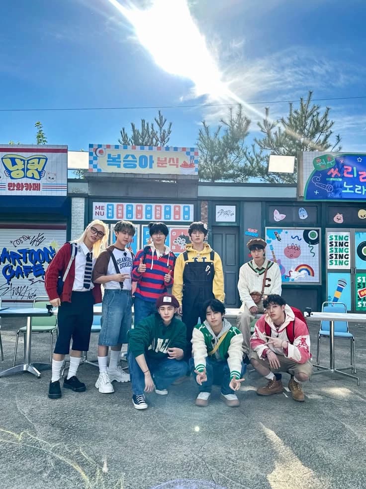 Stray kids thumbnail