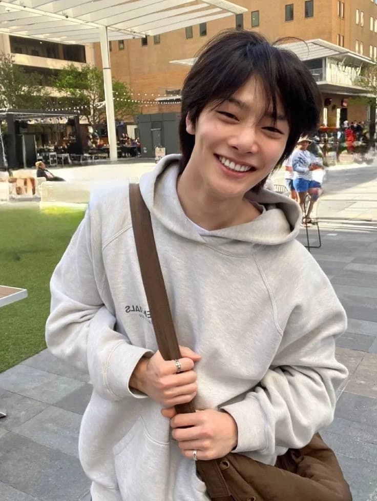 Yang Jeongin thumbnail