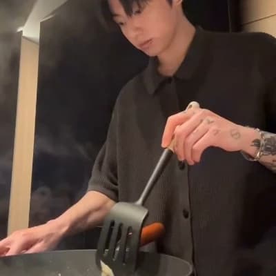 Jungkook 🍽️ thumbnail