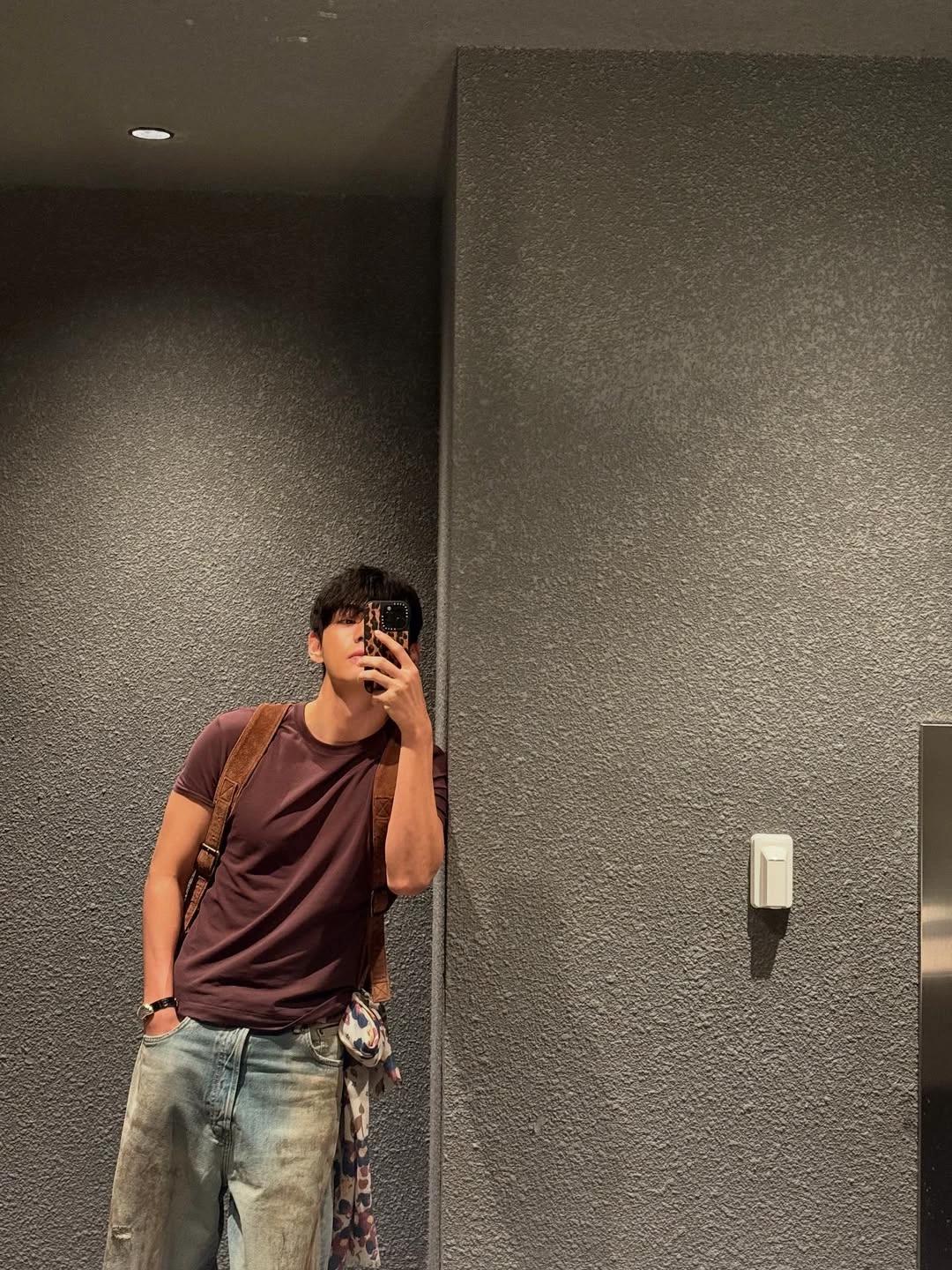 Kim Taehyung thumbnail