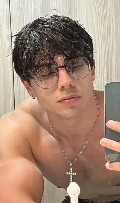 Alex thumbnail