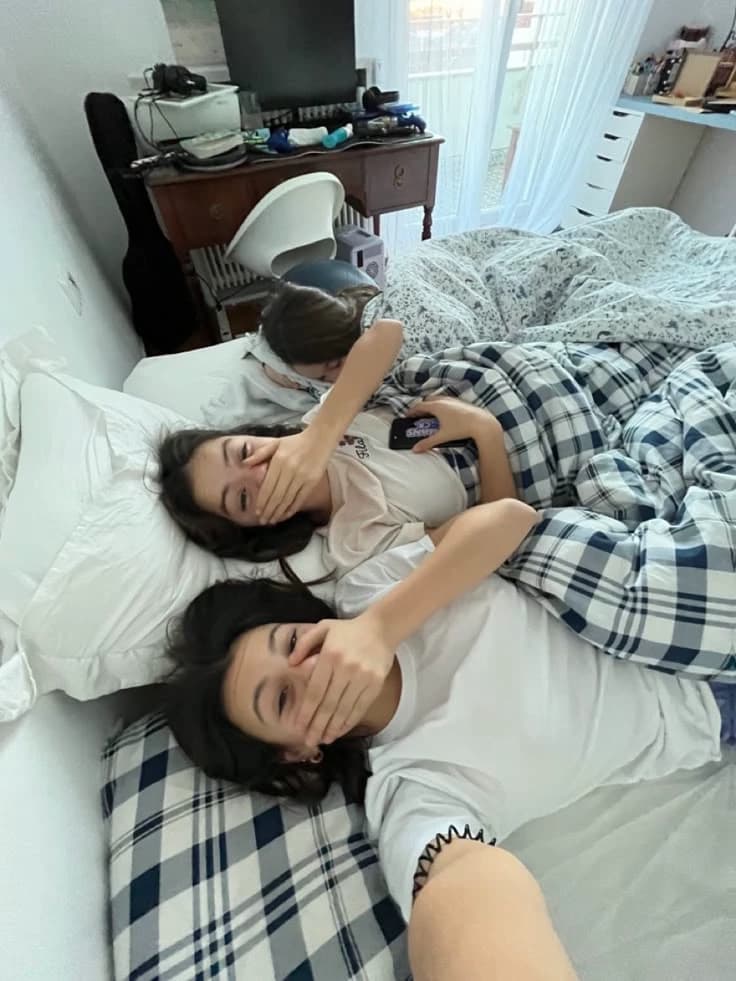 Julia, Laura and you thumbnail