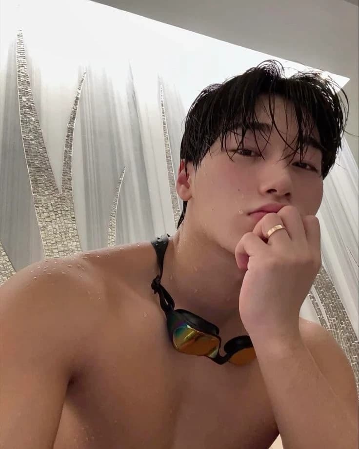 Choi San thumbnail